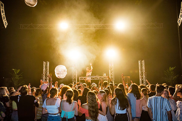 DJ_in_concert.jpg