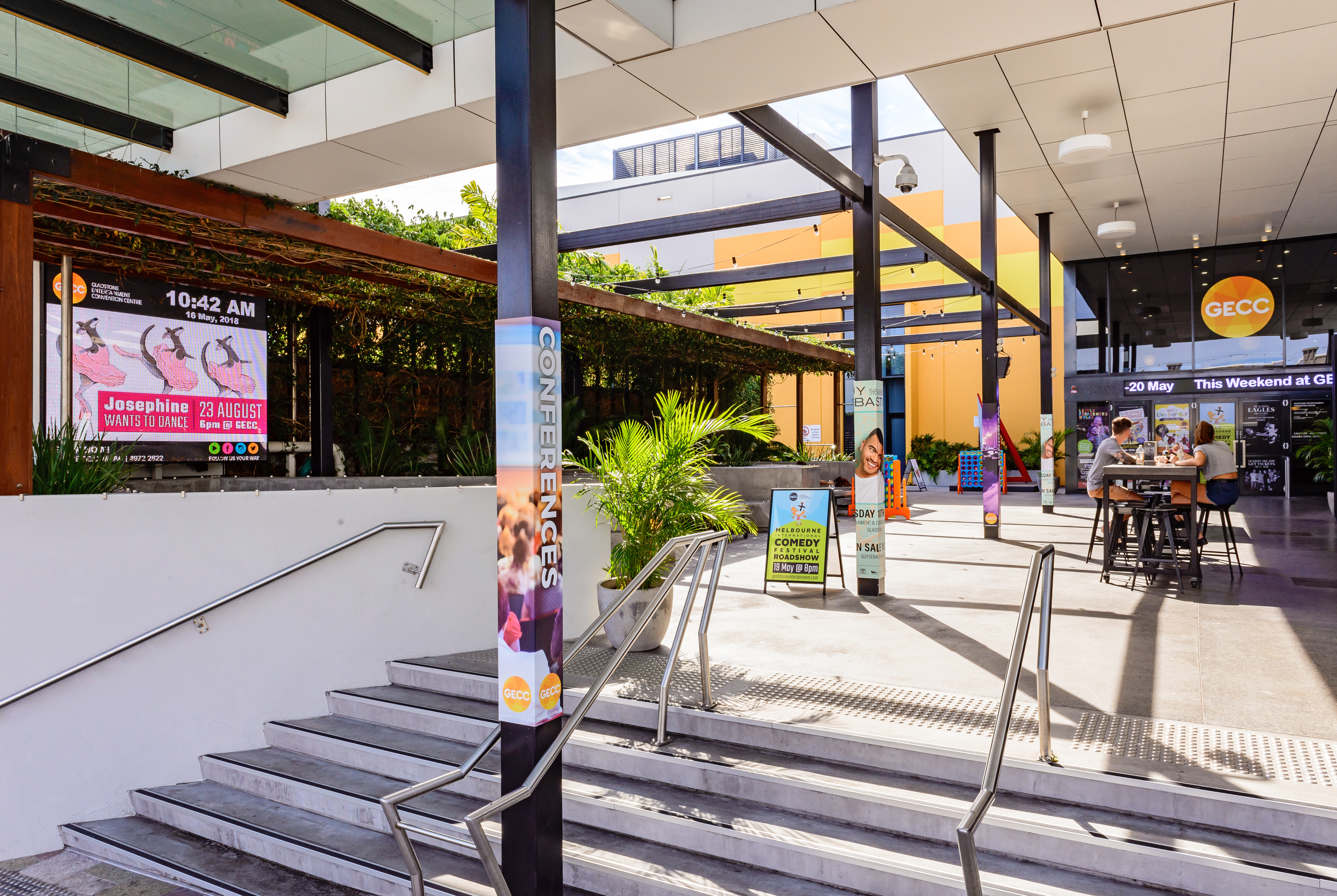 Foyer_front courtyard.jpg