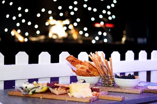 Food-with-fairy-lights.jpg